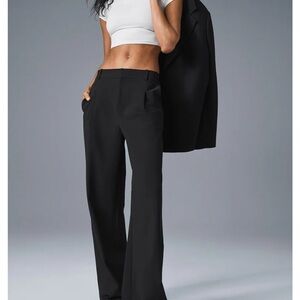 BRAND NEW ALO YOGA TROUSERS